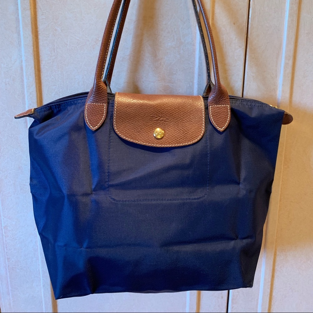 Longchamp le pilage medium bag